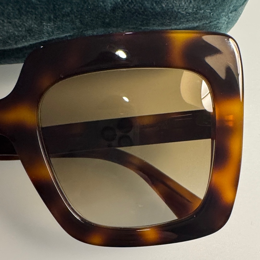 Gucci Brown Tortoise Sunglasses - Picture 4 of 11